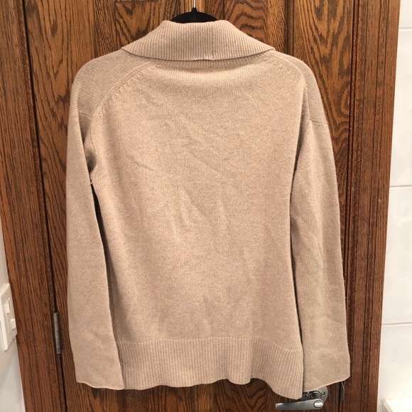 ❌LAST DAY❌Banana Republic Sweater - Picture 3 of 4